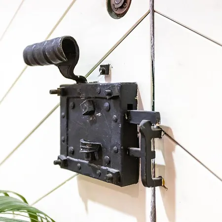 Modern Charm In Old Town Lejlighed