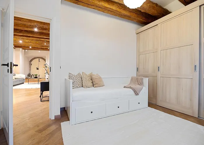 Modern Charm In Old Town Apartamento