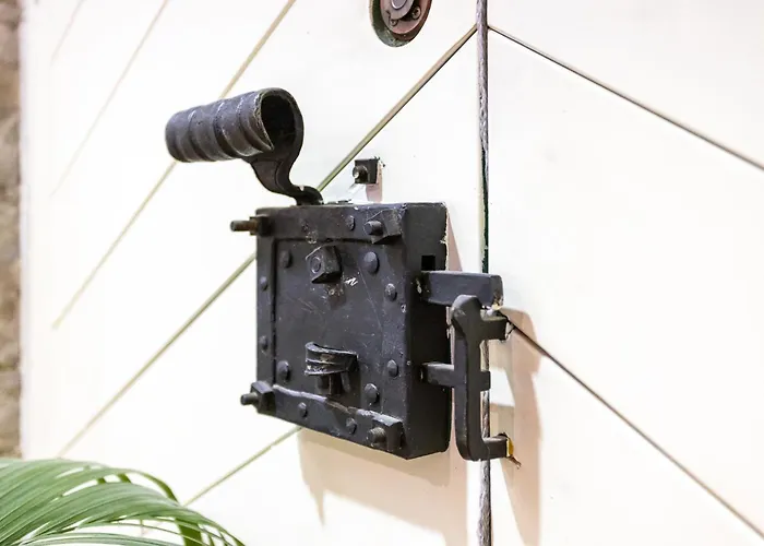 Modern Charm In Old Town Apartamento